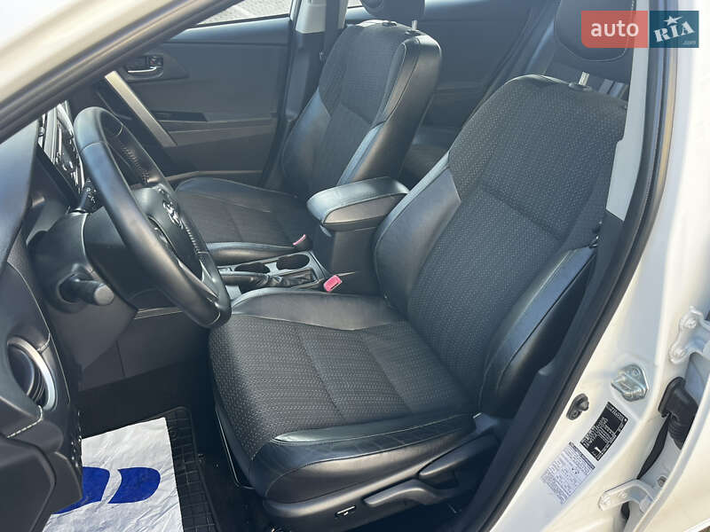 Хэтчбек Toyota Auris 2013 в Луцке фото 22 Хэтчбек Toyota Auris 2013 в Луцке