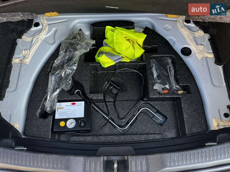 Хэтчбек Toyota Auris 2013 в Луцке фото 41 Хэтчбек Toyota Auris 2013 в Луцке