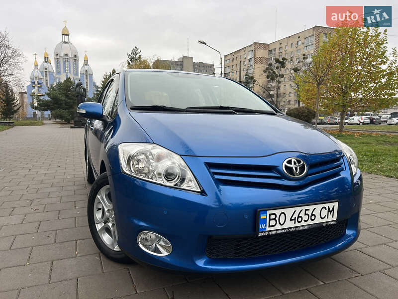 Toyota Auris 2011