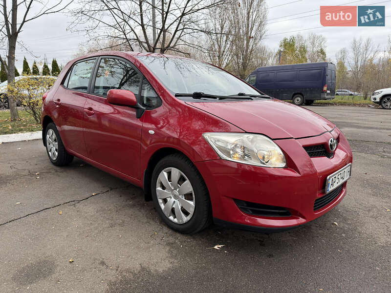 Хэтчбек Toyota Auris 2008 в Киеве