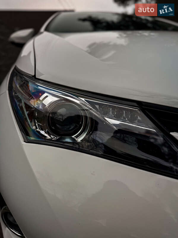 Хэтчбек Toyota Auris 2013 в Киеве