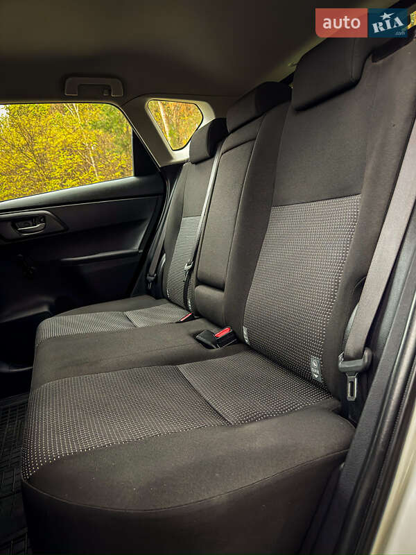 Хэтчбек Toyota Auris 2013 в Киеве