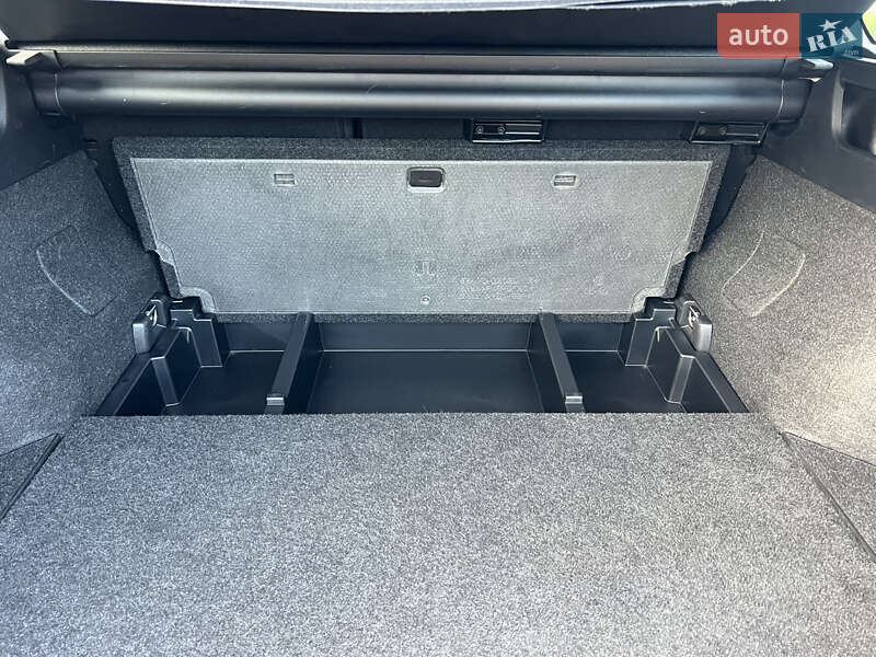 Универсал Toyota Auris 2014 в Житомире фото 77 Универсал Toyota Auris 2014 в Житомире