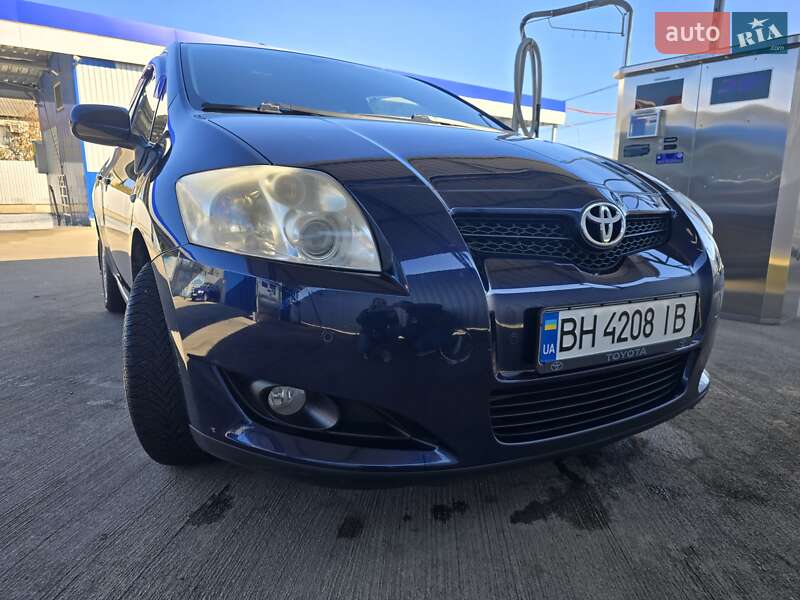 Хетчбек Toyota Auris 2007 в Великодолинському