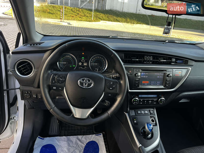 Хэтчбек Toyota Auris 2013 в Луцке фото 25 Хэтчбек Toyota Auris 2013 в Луцке