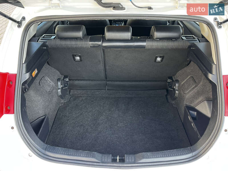 Хэтчбек Toyota Auris 2013 в Луцке фото 40 Хэтчбек Toyota Auris 2013 в Луцке