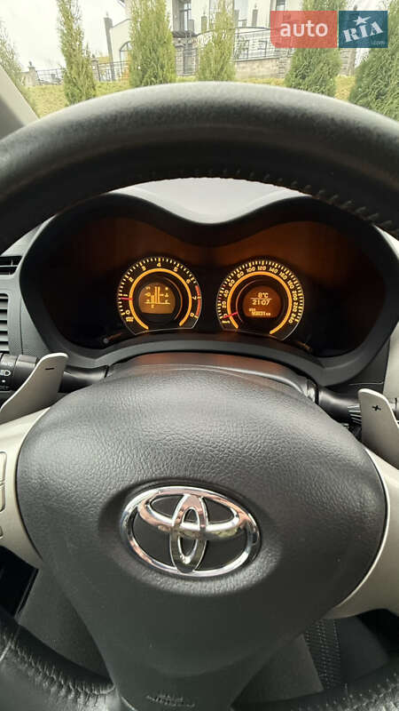 Хэтчбек Toyota Auris 2008 в Ровно фото 12 Хэтчбек Toyota Auris 2008 в Ровно