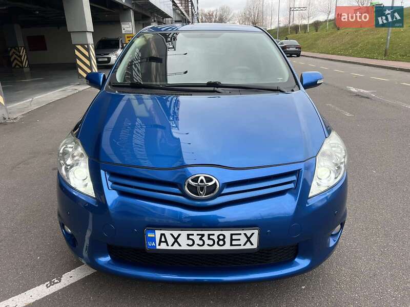 Хэтчбек Toyota Auris 2011 в Киеве фото Хэтчбек Toyota Auris 2011 в Киеве