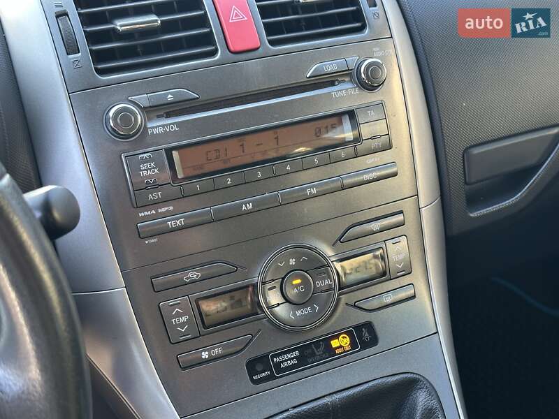 Хэтчбек Toyota Auris 2008 в Киеве