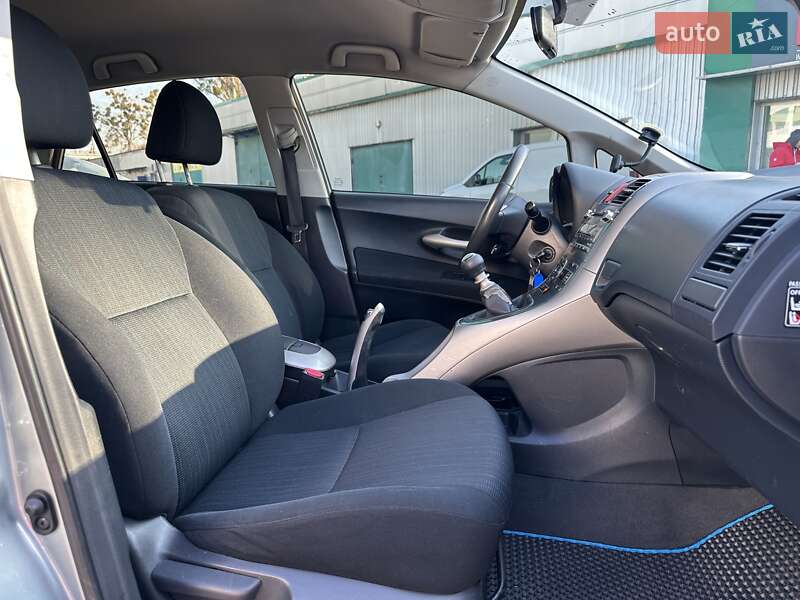 Хэтчбек Toyota Auris 2008 в Киеве