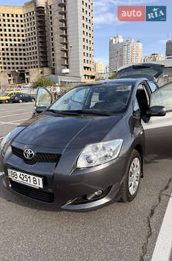 Хэтчбек Toyota Auris 2008 в Киеве