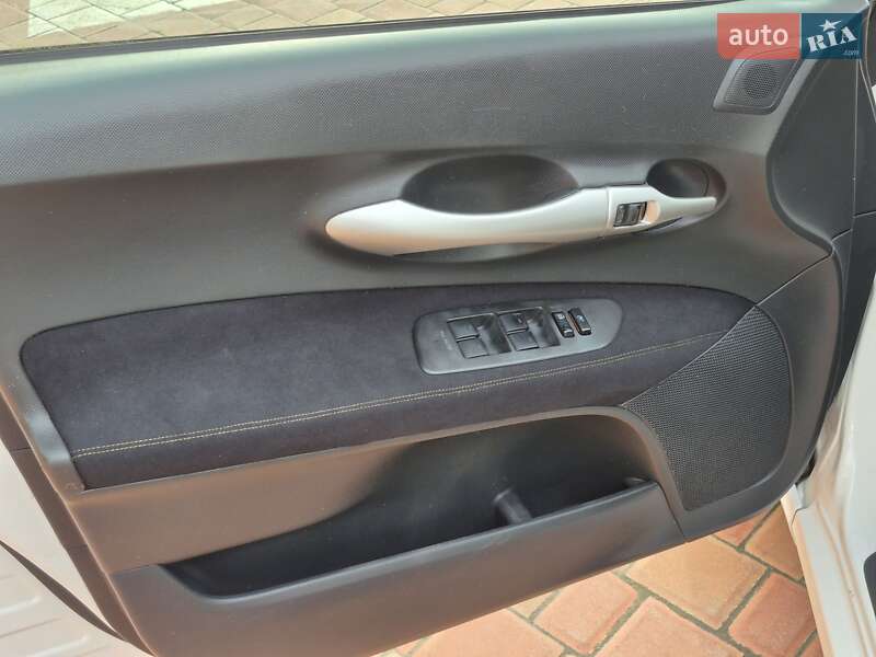 Хетчбек Toyota Auris 2011 в Одесі