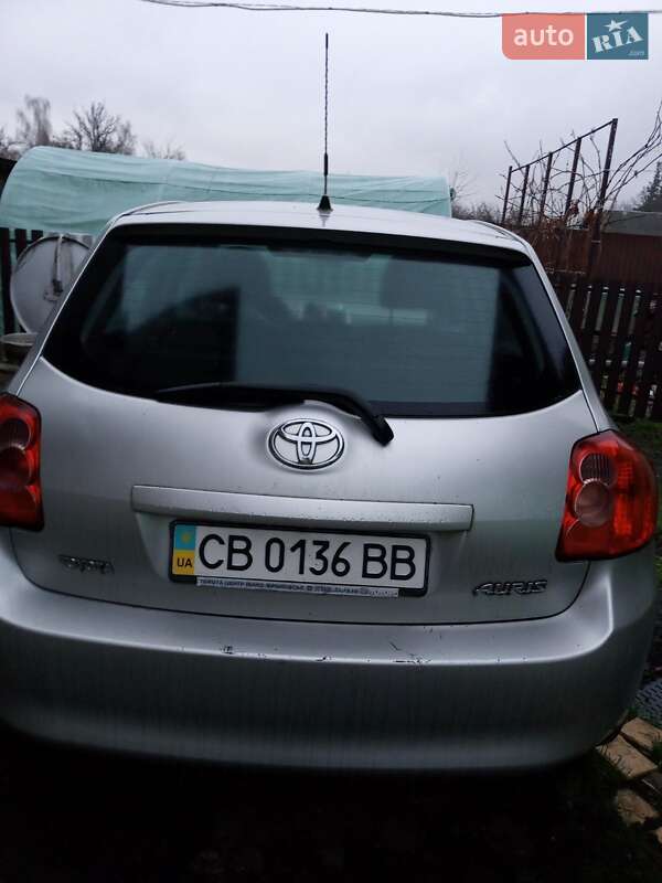 Хэтчбек Toyota Auris 2008 в Корюковке
