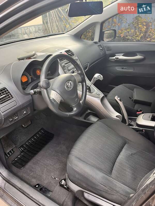 Хэтчбек Toyota Auris 2008 в Полтаве