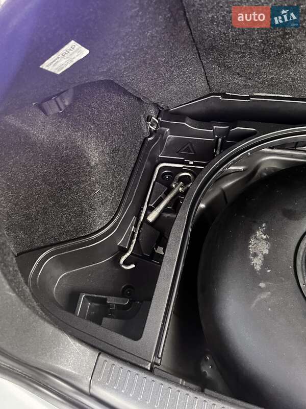 Хэтчбек Toyota Auris 2008 в Полтаве