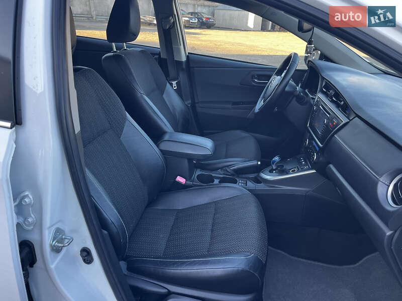 Хэтчбек Toyota Auris 2013 в Луцке фото 41 Хэтчбек Toyota Auris 2013 в Луцке