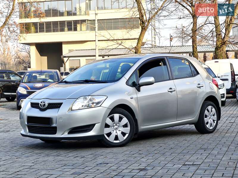 Хетчбек Toyota Auris 2007 в Дніпрі