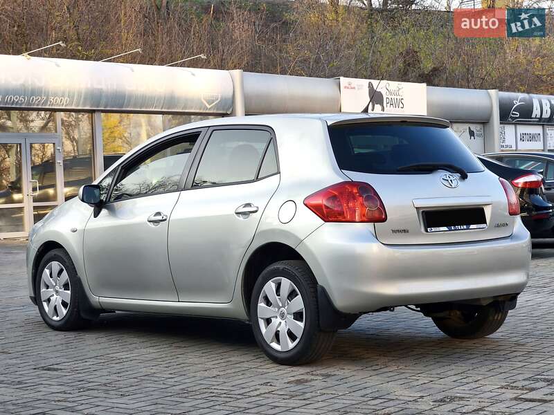 Хетчбек Toyota Auris 2007 в Дніпрі