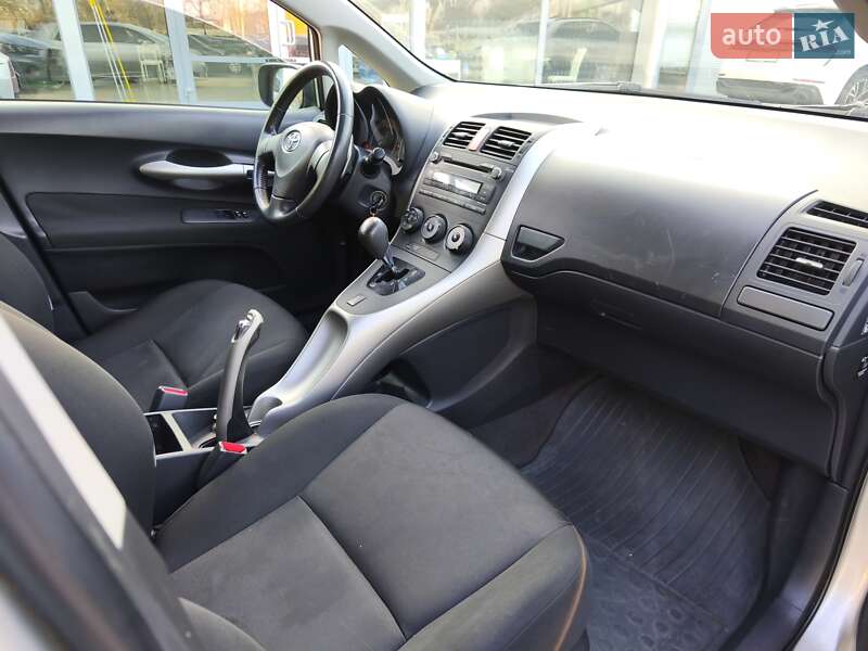 Хетчбек Toyota Auris 2007 в Дніпрі