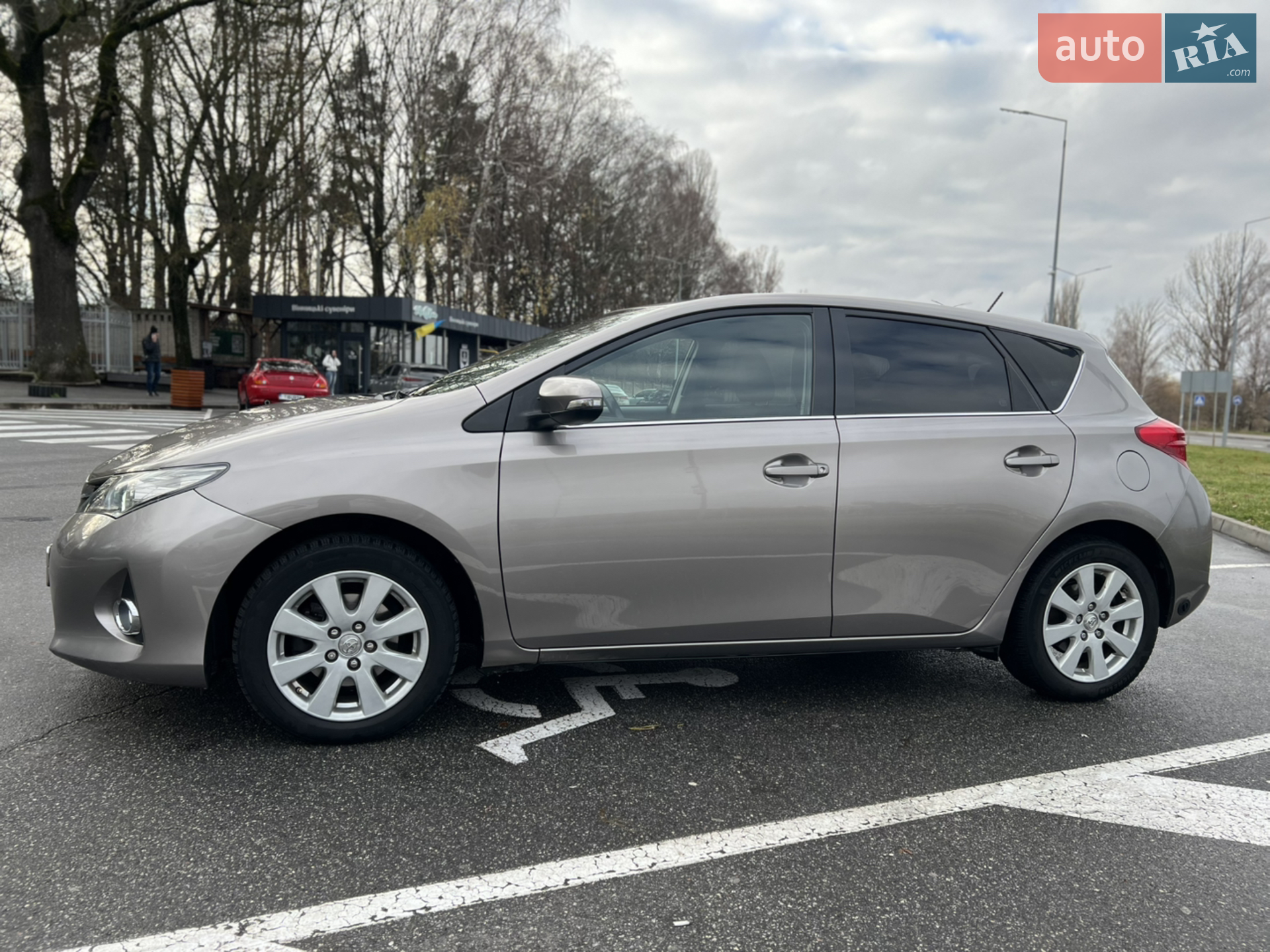 2013 Toyota Auris - мініатюра 3