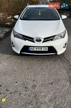 Хетчбек Toyota Auris 2014 в Дніпрі