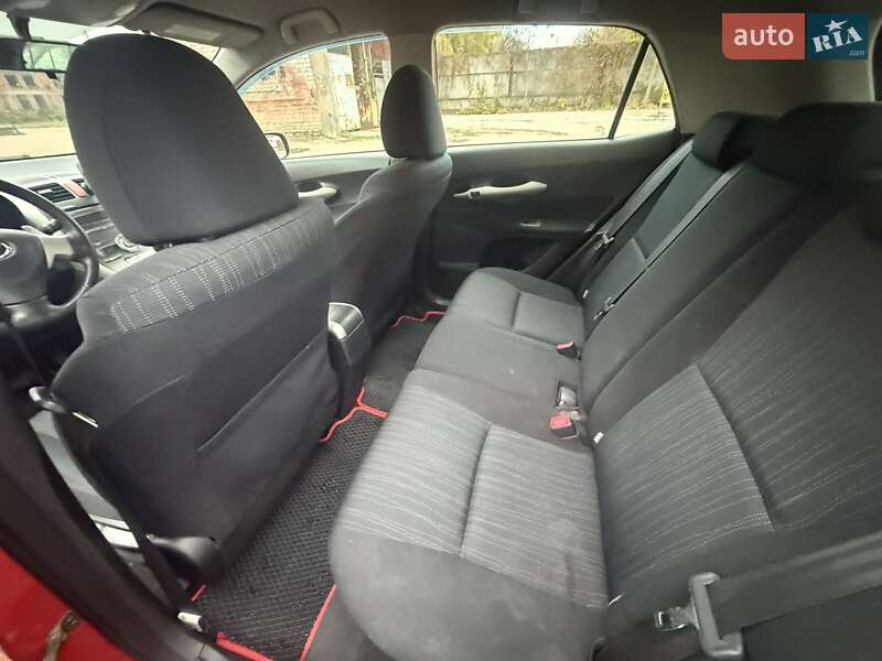 Хэтчбек Toyota Auris 2008 в Чернигове