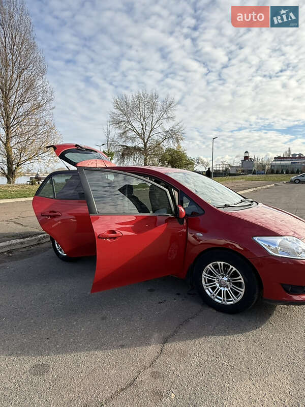 Хэтчбек Toyota Auris 2009 в Черкассах фото 15 Хэтчбек Toyota Auris 2009 в Черкассах