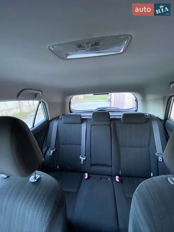 Хетчбек Toyota Auris 2006 в Івано-Франківську