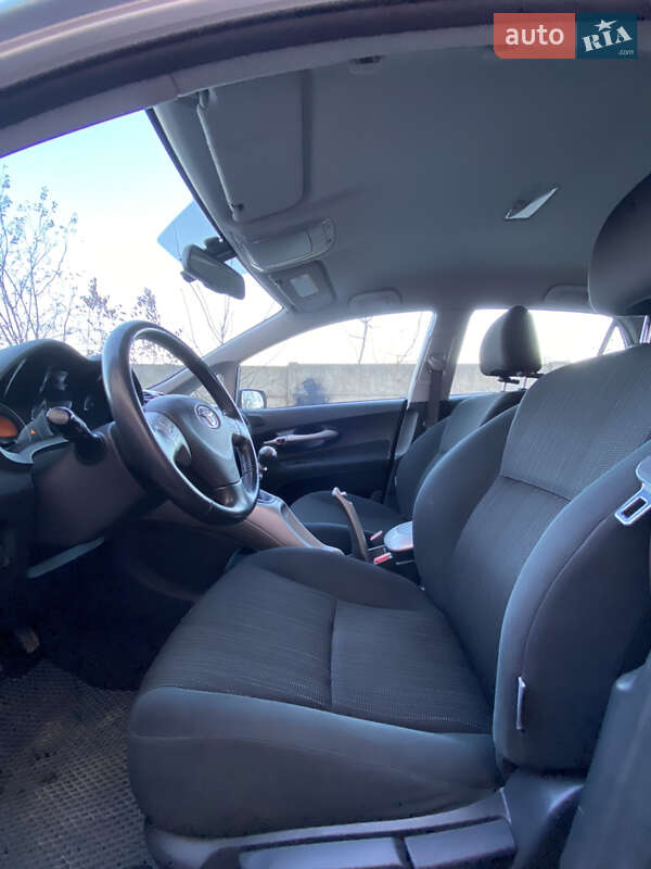 Хетчбек Toyota Auris 2006 в Івано-Франківську