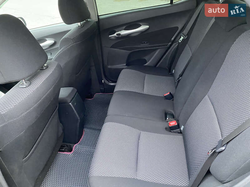 Хэтчбек Toyota Auris 2010 в Киеве