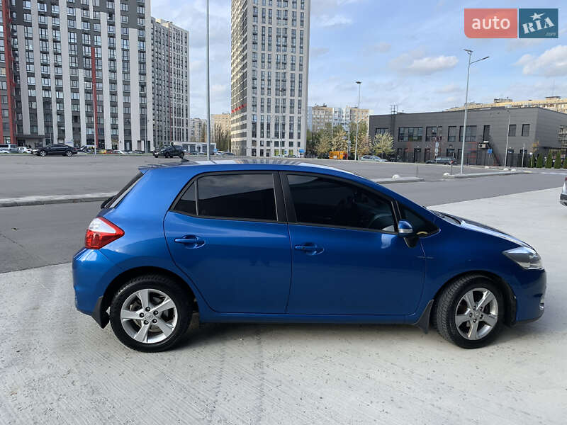 Хетчбек Toyota Auris 2010 в Києві