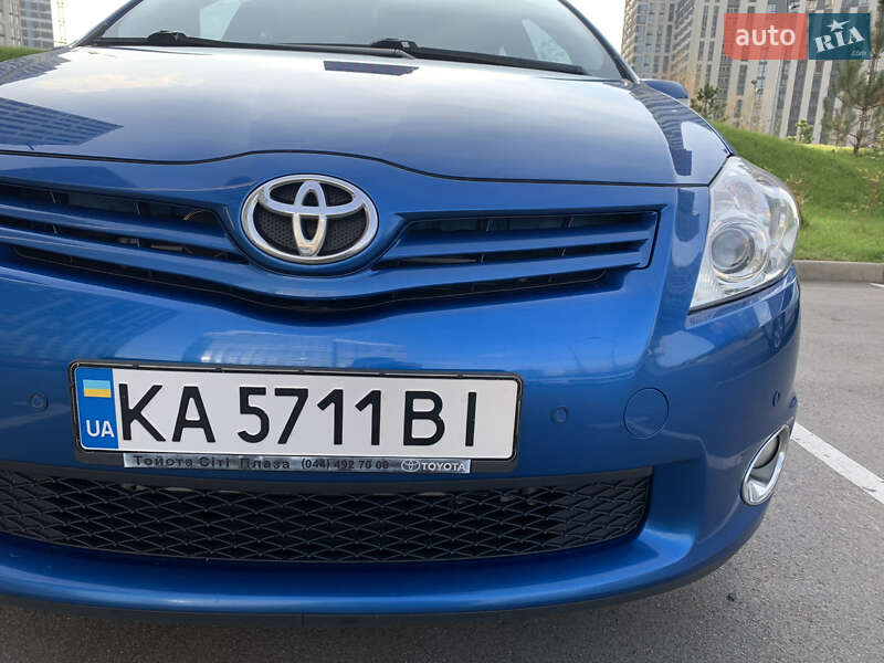 Хетчбек Toyota Auris 2010 в Києві