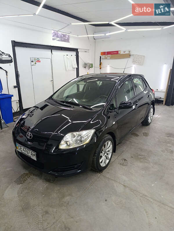 Хетчбек Toyota Auris 2008 в Чернівцях