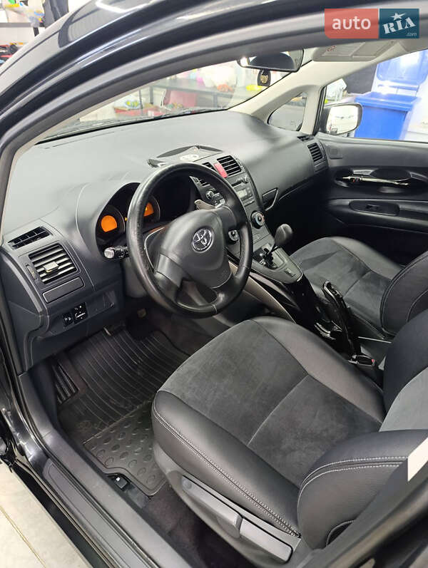 Хетчбек Toyota Auris 2008 в Чернівцях