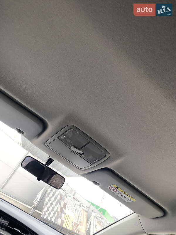 Хетчбек Toyota Auris 2014 в Києві фото 55 Хетчбек Toyota Auris 2014 в Києві