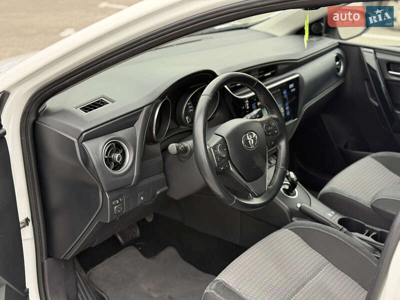 Універсал Toyota Auris 2017 в Луцьку фото 20 Універсал Toyota Auris 2017 в Луцьку
