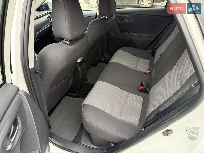 Універсал Toyota Auris 2017 в Луцьку фото 41 Універсал Toyota Auris 2017 в Луцьку