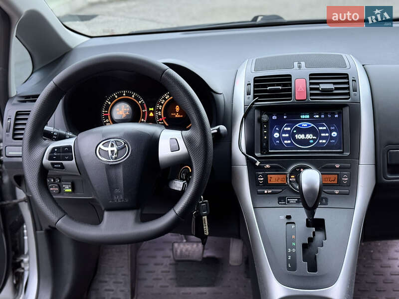 Хетчбек Toyota Auris 2011 в Києві фото 8 Хетчбек Toyota Auris 2011 в Києві
