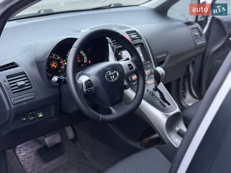 Хетчбек Toyota Auris 2011 в Києві фото 12 Хетчбек Toyota Auris 2011 в Києві