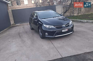Хетчбек Toyota Auris 2015 в Чернігові