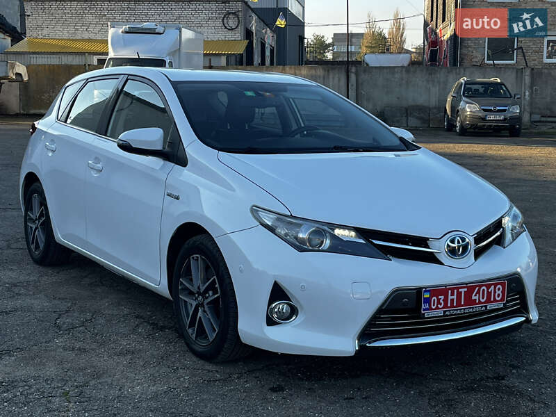 Хэтчбек Toyota Auris 2013 в Луцке
