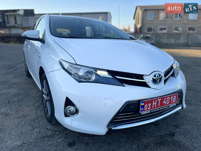 Хэтчбек Toyota Auris 2013 в Луцке