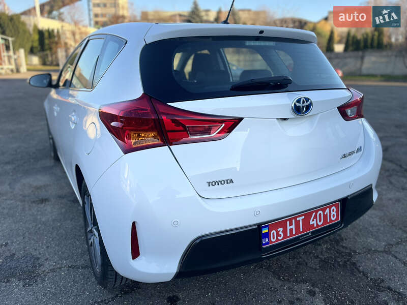 Хэтчбек Toyota Auris 2013 в Луцке