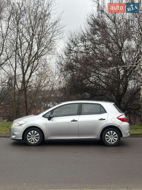 Хетчбек Toyota Auris 2010 в Києві