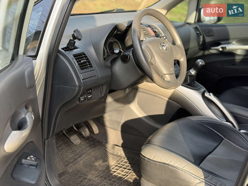 Хетчбек Toyota Auris 2007 в Миколаєві фото 11 Хетчбек Toyota Auris 2007 в Миколаєві