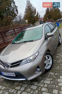 Универсал Toyota Auris 2013 в Нововолынске