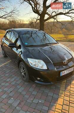 Хэтчбек Toyota Auris 2007 в Кропивницком