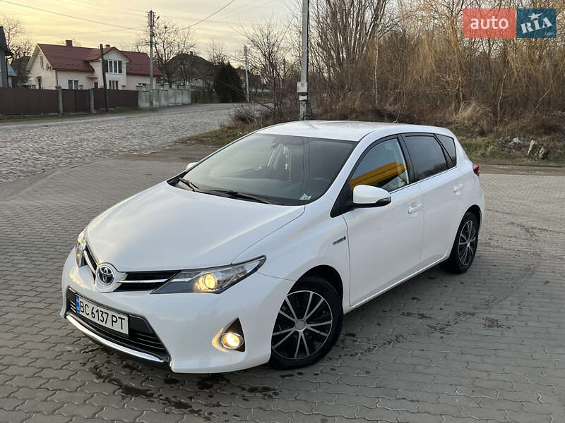 Хэтчбек Toyota Auris 2014 в Трускавце