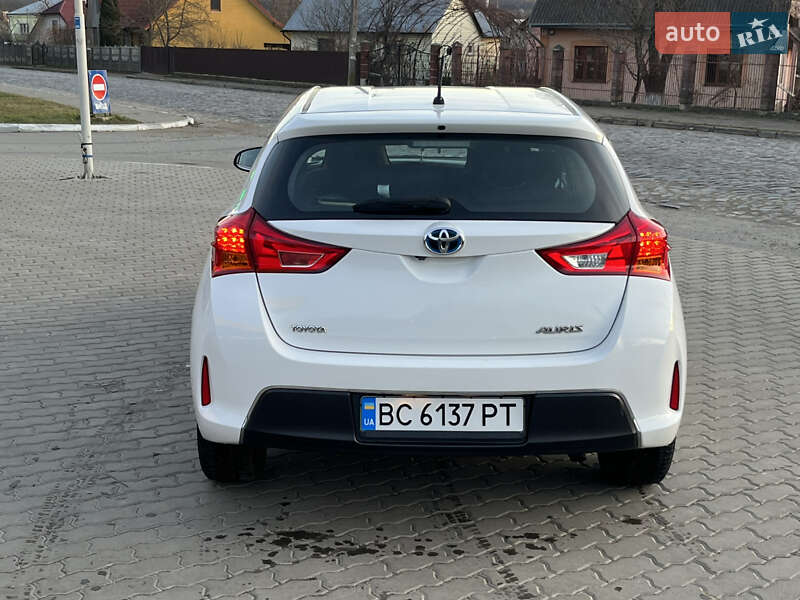 Хэтчбек Toyota Auris 2014 в Трускавце