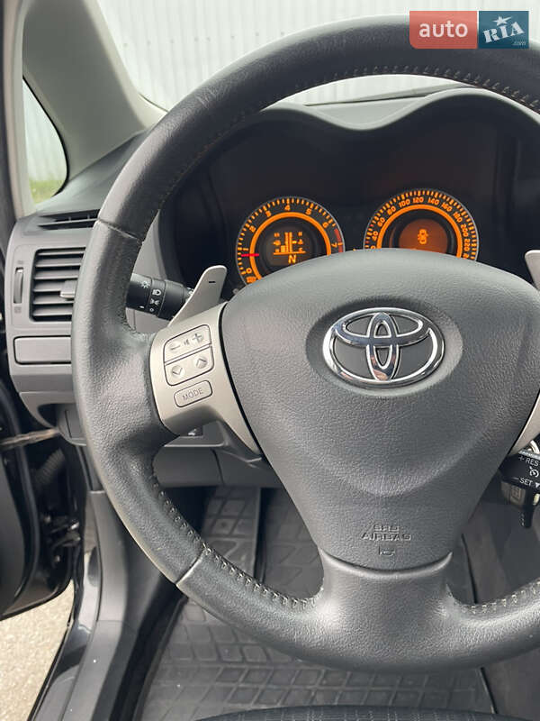 Хетчбек Toyota Auris 2008 в Києві